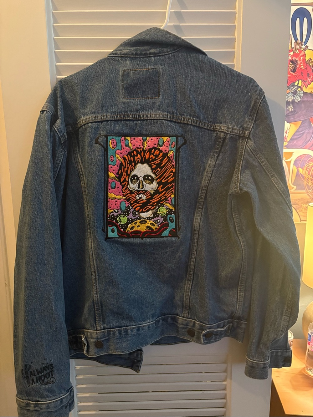 Custom Levi’s Denim Jacket Size M – Unisex – Wovenfree Psychedelic Skull Patch